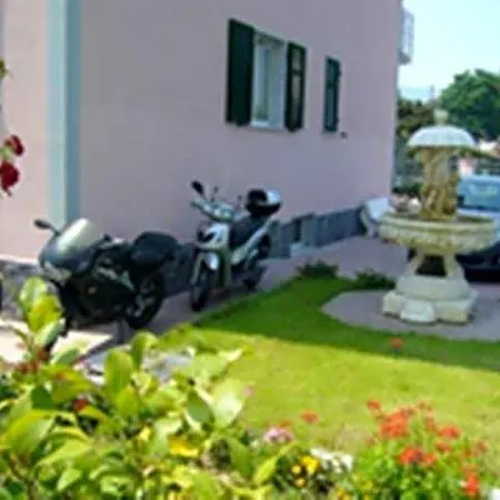 La Del Golfo Bed & Breakfast